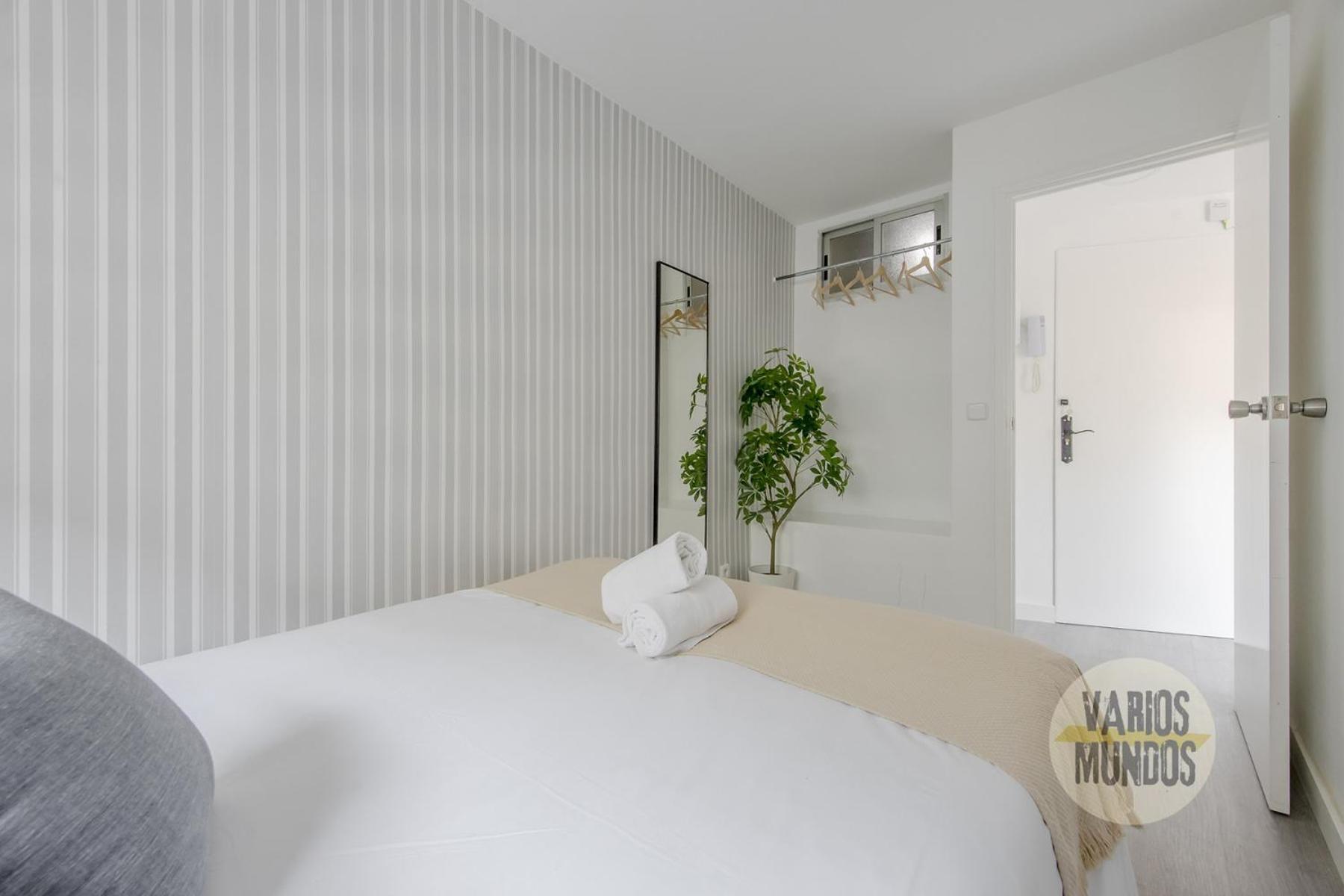 Atico Calle Silva Para 3Pax Con Terraza Esquina Con Gran Via E2 Madri Exterior foto